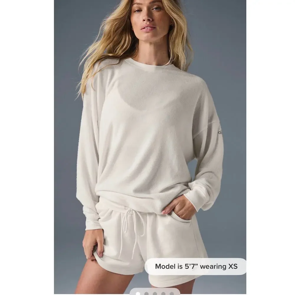 Alo Soho Pullover in cream Size medium fits oversized